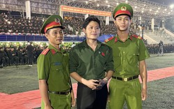 Bức ảnh của nhạc sĩ Nguyễn Văn Chung gây xôn xao, hơn 5.000 người bình luận