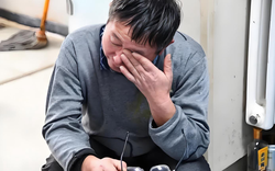 Lương tháng hơn 15 triệu nhưng công ty chuyển 2 tỷ đồng và ghi rõ là thưởng, sau đó tài khoản bị phong tỏa, người đàn ông bị kiện