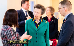 Vương nữ Anne tưởng nhớ Nữ hoàng Elizabeth II bằng một chi tiết thời trang đầy tinh tế trong lần xuất hiện mới nhất