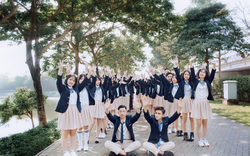 Khi học trò cũ trở về: Khoảnh khắc nhận ra "người lớn" cũng có lúc cần được chăm sóc