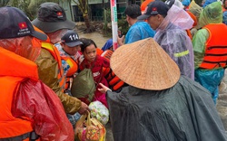 Mưa lớn ở miền Trung còn kéo dài, lũ trên các sông diễn biến thế nào?