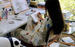 Gần 12h đêm, tôi chết lặng khi thấy con gái vừa cười lớn, vừa ôm mặt khóc nức nở trong bóng tối