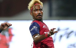 Cầu thủ bóng đá 16 tuổi ghi bàn lập kỷ lục nhưng bị lật tẩy gian lận đến 12 tuổi, fan thất vọng tràn trề