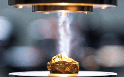 "Nghiền nát" vàng dưới áp suất gấp 10 triệu lần Trái Đất, nhà khoa học kinh ngạc với "thứ chưa từng thấy"