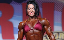 Cô gái tập gym để giảm cân ai ngờ hóa quái vật thể hình, đàn ông nhìn bắp tay này còn phải ái ngại