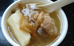 Ngày càng có nhiều người suy thận, bác sĩ nghẹn giọng nói có 4 loại nước là thủ phạm: "Uống ít 4 món này đi thôi"