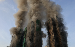 Hình ảnh tang thương vụ cháy ở Hong Kong khiến ít nhất 13 người thiệt mạng