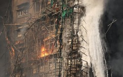 'Làm ơn cứu chúng tôi': Ám ảnh cuộc gọi cuối cùng của nạn nhân cháy chung cư Hong Kong