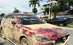 Tiệm sửa ô tô, xe máy ở Nha Trang quá tải sau mưa lũ lịch sử