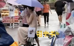 Mẹ đưa con gái 32 tuổi ra đường tìm chồng, tặng kèm nhà, xe; nhiều người than: "Nhìn mặt xong… không dám cưới!"