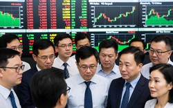 VN-Index lên sát 1.700 điểm, tỉ phú Phạm Nhật Vượng vào tốp 98 người giàu nhất thế giới