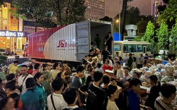 Xuyên đêm lên hàng – Mong bà con vùng lũ thêm vững vàng