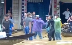 Làm rõ nhóm người dùng mái chèo đánh nhau giữa phố ngập lụt ở Huế