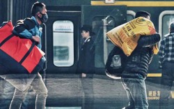 Gửi mẹ 28 triệu/tháng nhờ giữ giúp, 2 năm sau hỏi đến, người con chết lặng