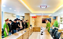 Đường dây tội phạm xuyên quốc gia: Đối tượng câu kết với nhân viên ngân hàng, có bị hại mất 12 tỷ đồng