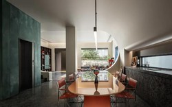 Vợ đi Mỹ, chồng ở nhà làm 1 việc “động trời” với biệt thự 700m2 rồi mới báo gia đình: “Đã đến lúc tôi sống thật với chính mình”