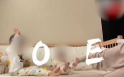 Mẹ đá ngã con 1 tuổi để tạo dáng chữ V quay clip "đu trend"