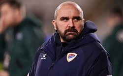 Huấn luyện viên 44 tuổi đột tử ngay trong trận đấu gây bàng hoàng