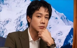 Nam diễn viên ra đầu thú