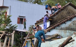 Bão số 13 gây thiệt hại nặng phía Nam Đà Nẵng, hàng chục ngôi nhà tốc mái