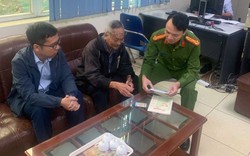 Cụ ông 70 tuổi gửi tiết kiệm 300 triệu đồng ở VietinBank, khi đến rút, nhân viên ngân hàng lập tức báo công an xã vào cuộc