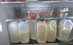 Đi khám xương, chàng trai bất ngờ phát hiện ung thư gan vì uống sữa sai cách