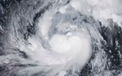 Bão Phượng Hoàng có thể gây ra "đại hồng thuỷ" bao phủ cả quốc gia: Ảnh vệ tinh cho thấy phạm vi ảnh hưởng khổng lồ