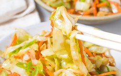 Xào bắp cải mà biết 6 mẹo "nhỏ nhưng có võ" này sẽ vừa giòn, ngọt, giữ được tối đa dinh dưỡng