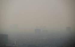 Chùm ảnh, clip: Hà Nội chìm trong bụi mịn dày đặc