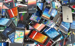 Nhận tin mật rồi đột kích một ngôi nhà, công an Ấn Độ triệt phá đường dây sản xuất điện thoại giả suốt 2 năm, tịch thu hơn 1.800 chiếc cùng phần mềm gian lận số IMEI