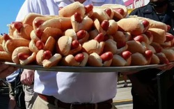 Thử thách ăn bánh rán 80 giây kết thúc bằng thảm kịch