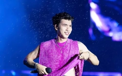 Giới hạn nào cho sân khấu 18+?