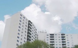 Bé gái 2 tuổi sống sót sau khi rơi từ ban công chung cư tầng 15: Tình trạng của nạn nhân gây chú ý