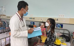 Bệnh tay chân miệng lan nhanh ở TP.HCM, có trẻ phải thở máy, lọc máu