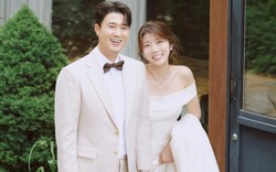 HLV thể lực ĐT Việt Nam tung ảnh cưới xịn xò, cô dâu xinh như idol Hàn, Duy Mạnh, Hoàng Đức thả tim chúc mừng