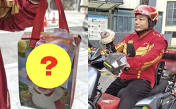 Suốt 19 năm, shipper liên tục dán 1 thứ lên xe và đồ ăn của khách, nhìn kỹ nhiều người đã bật khóc