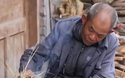 Lão nông nhà nghèo nhận nuôi một bé gái bị bỏ rơi, không ngờ 23 năm sau, chính cô lại kiện ông ra tòa