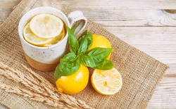 Điều gì xảy ra với cơ thể khi uống nước chanh ấm mỗi ngày?