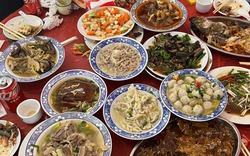 Đi làm shipper mà về quê “nổ” làm giám đốc: Sự thật hé lộ qua tờ thanh toán tiệc tất niên