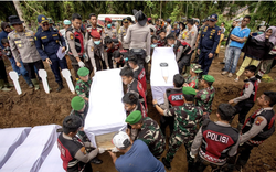 1.003 người thiệt mạng, 5.400 người bị thương, 1,2 triệu người rời bỏ nhà cửa:  Indonesia hoang tàn sau đại thảm họa