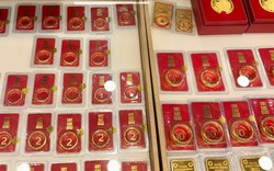 Có nên bán 5 cây vàng chốt lời để gửi tiết kiệm hưởng lãi suất 8%/năm?