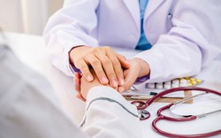 Hay quên, dễ cáu gắt bất thường, người đàn ông phải nhập viện điều trị tâm thần