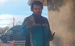 Phát hiện tiền rơi trước cửa nhà, tài xế giao hàng có hành động bất ngờ