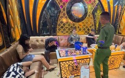 Thấy công an khi đang "bay lắc", 5 "dân chơi" trốn lên nóc nhà vệ sinh