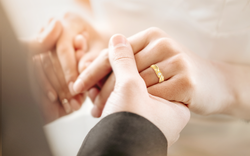 Bỏ túi ngay 3 thiết kế nhẫn cưới không bao giờ lỗi thời