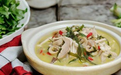 Món canh này rất hợp cho bữa cơm mùa đông: Nấu dễ mà ngon, húp một ngụm nước dùng thôi cũng mê lắm rồi!