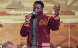 Xem phim Sex Education, tôi nhận ra: Có những tiếng quát theo con người ta cả đời