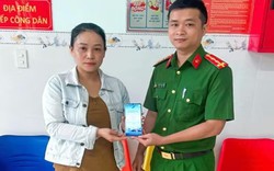 Nhận 542 triệu đồng từ tài khoản Vietcombank của thanh niên SN 2003, người phụ nữ xác nhận giao dịch thành công rồi trình báo công an