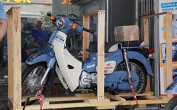 Bản độ ‘nhẹ’ Honda Super Cub 50 Final Edition giá trên 100 triệu đồng
