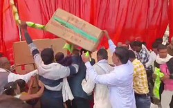 Khách mời ẩu đả, lao vào giẫm đạp trong đám cưới để giành khoai tây